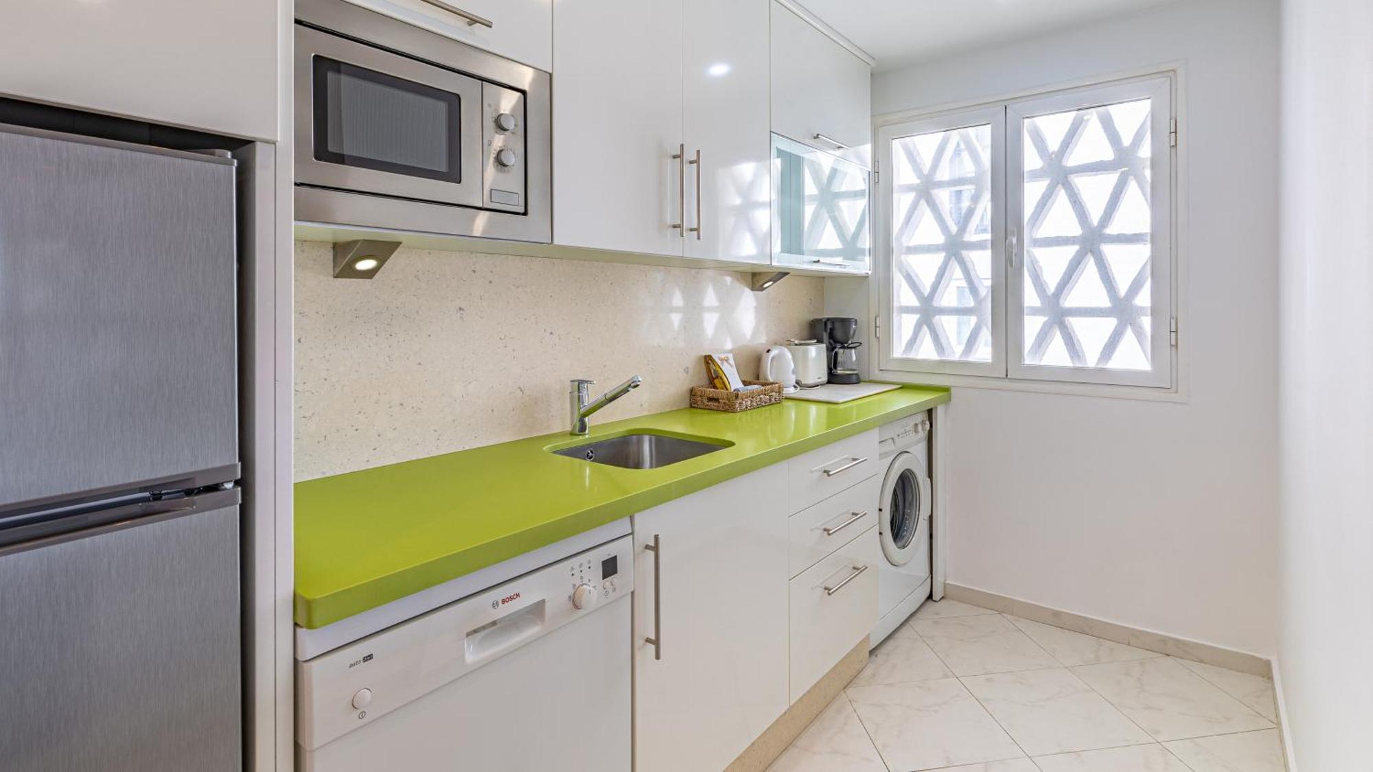 Vacation Marbella I Sea Views, 24-7 Security, Parking, Walk To Everything In Luxurious Puerto Banus Экстерьер фото